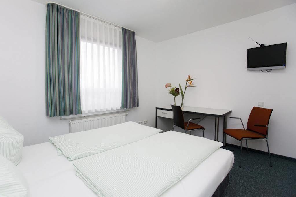 Auberge de jeunesse Koeln-deutz *