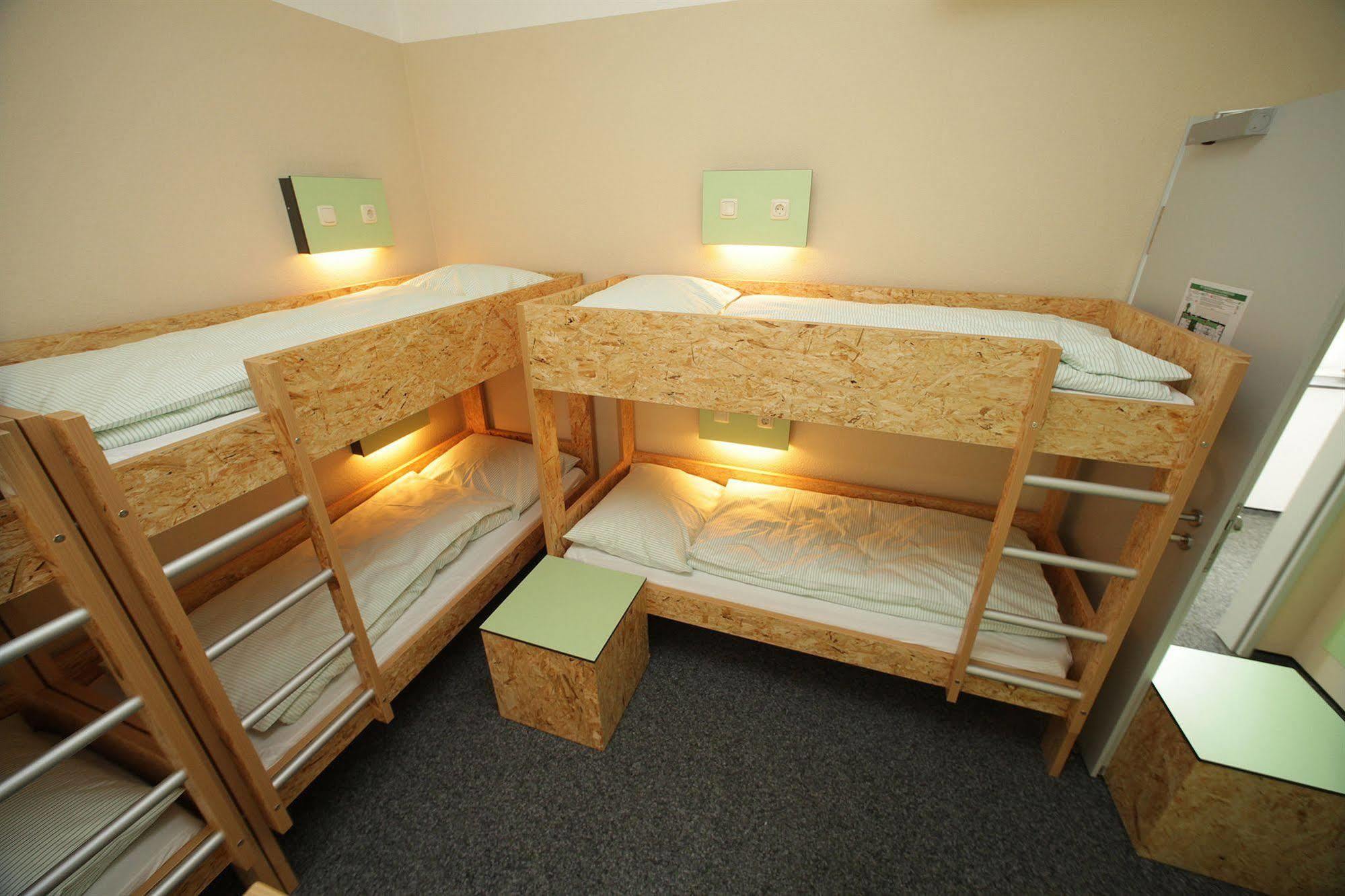 Pathpoint - Backpacker Hostel *