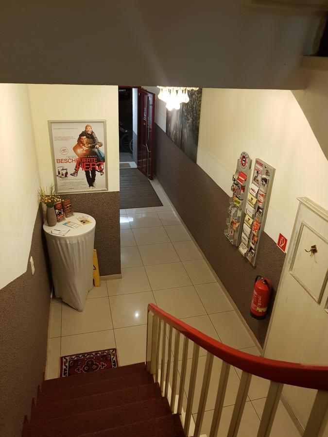 Cara Hotel