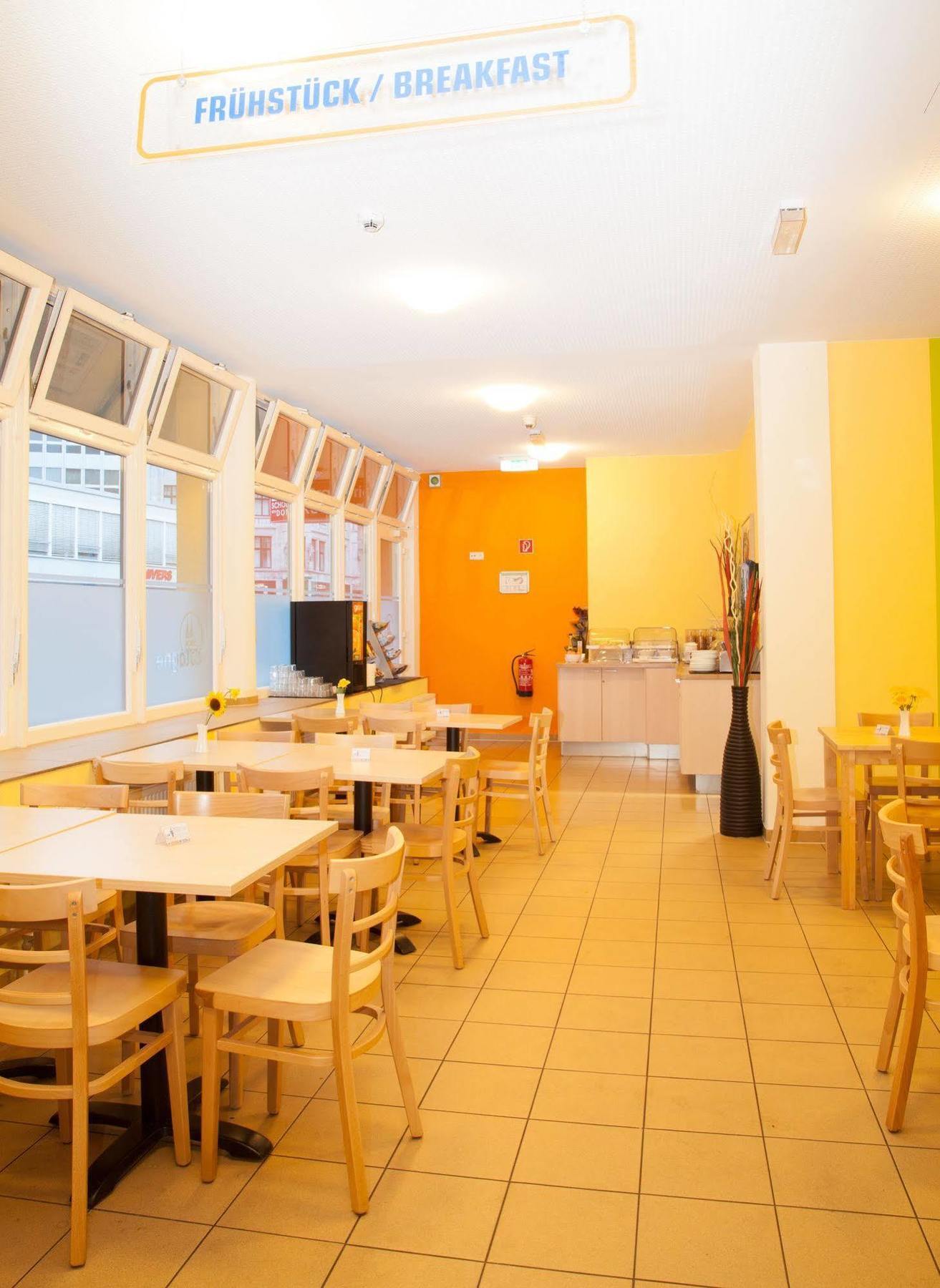 Hotel A&o Dom 2*
