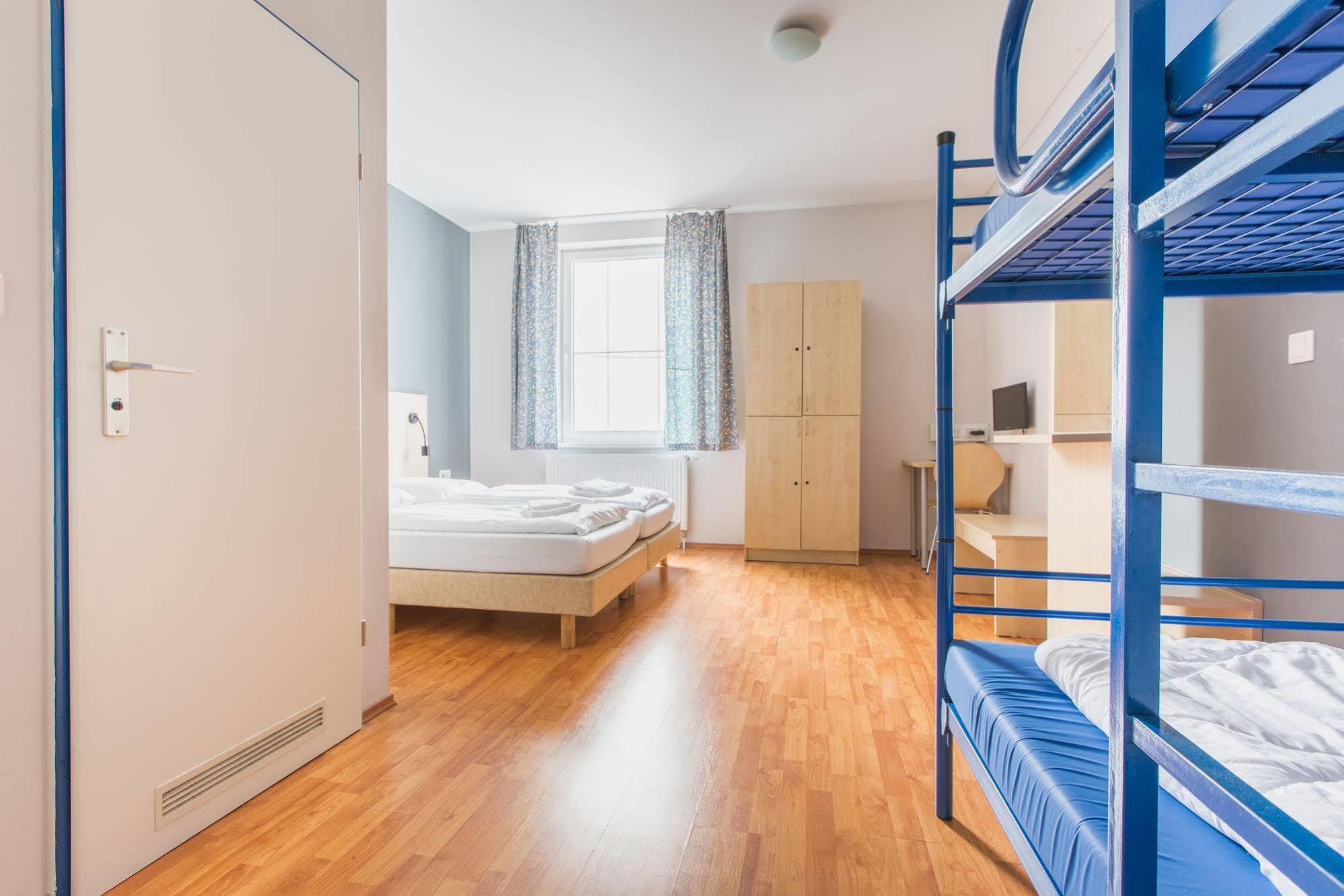 Hotel A&o Dom
