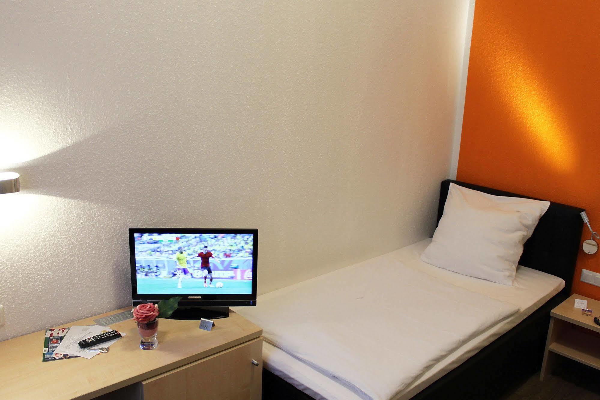 Tante Alma's Koelner 3*