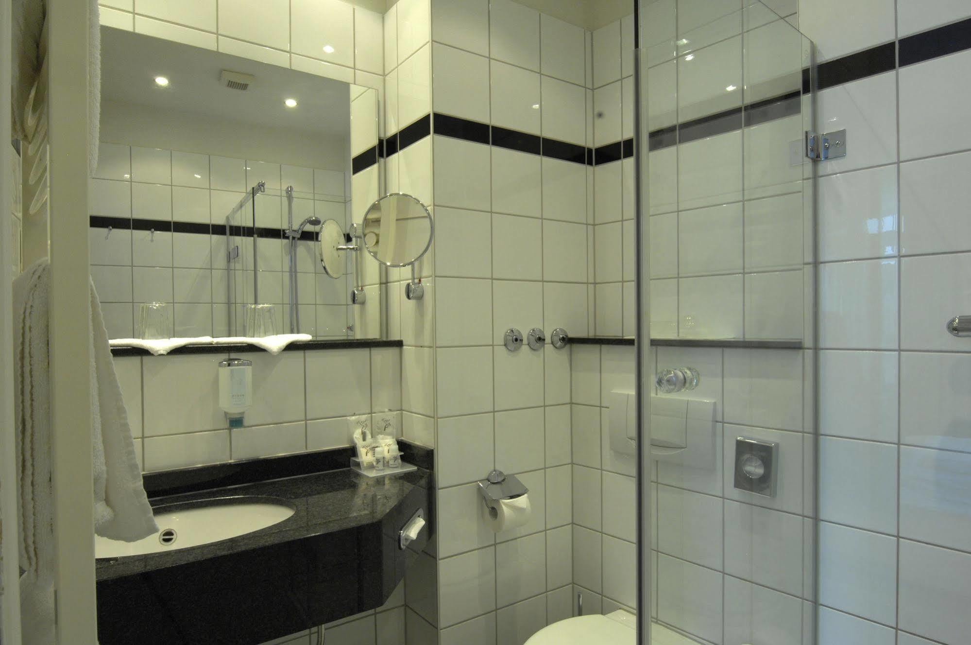 Astor & Hotel Kolonia