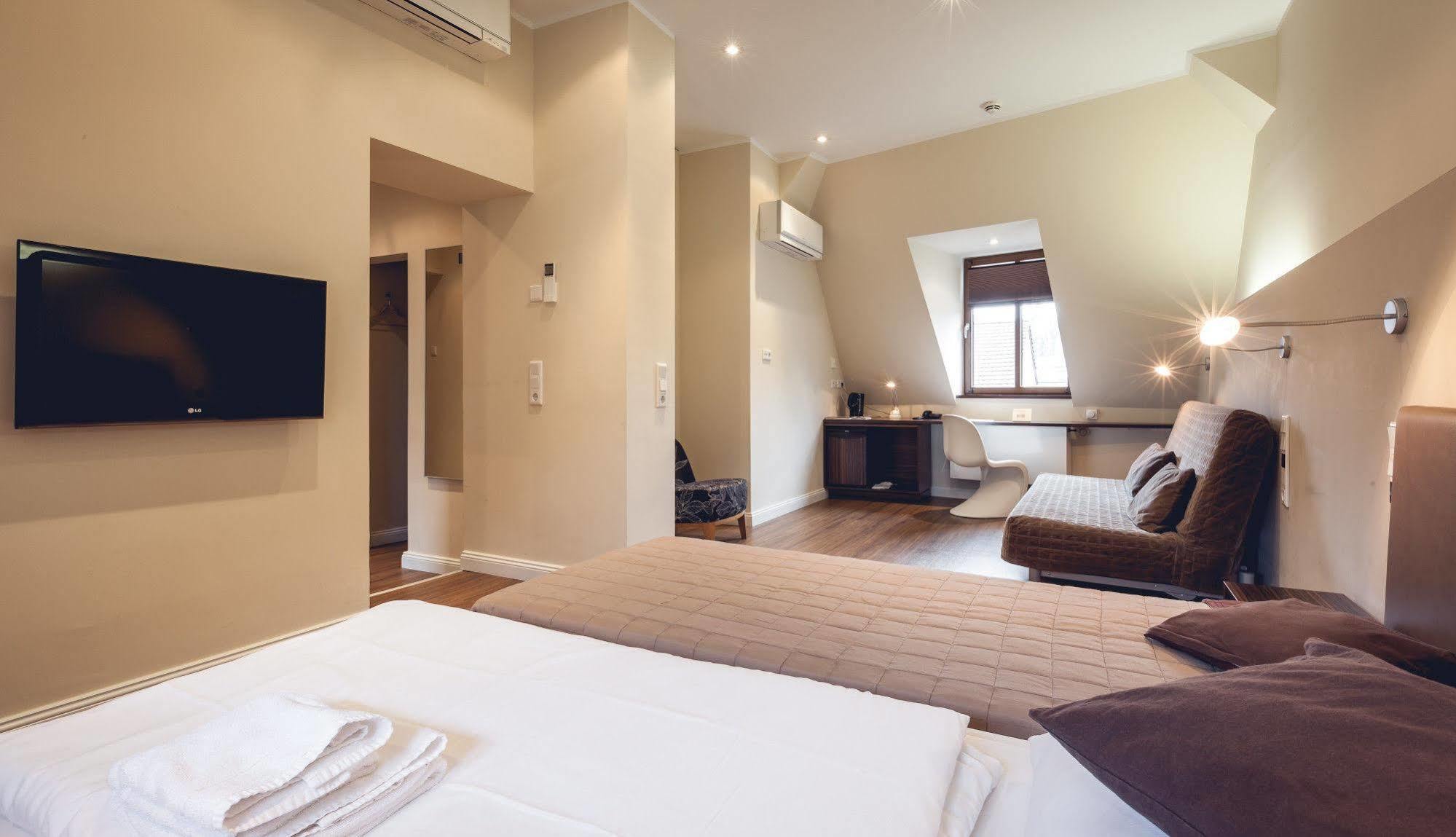 Casa 3* Kolonia