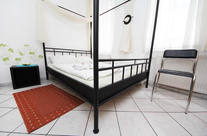 Storch Ii Guest house Cologne