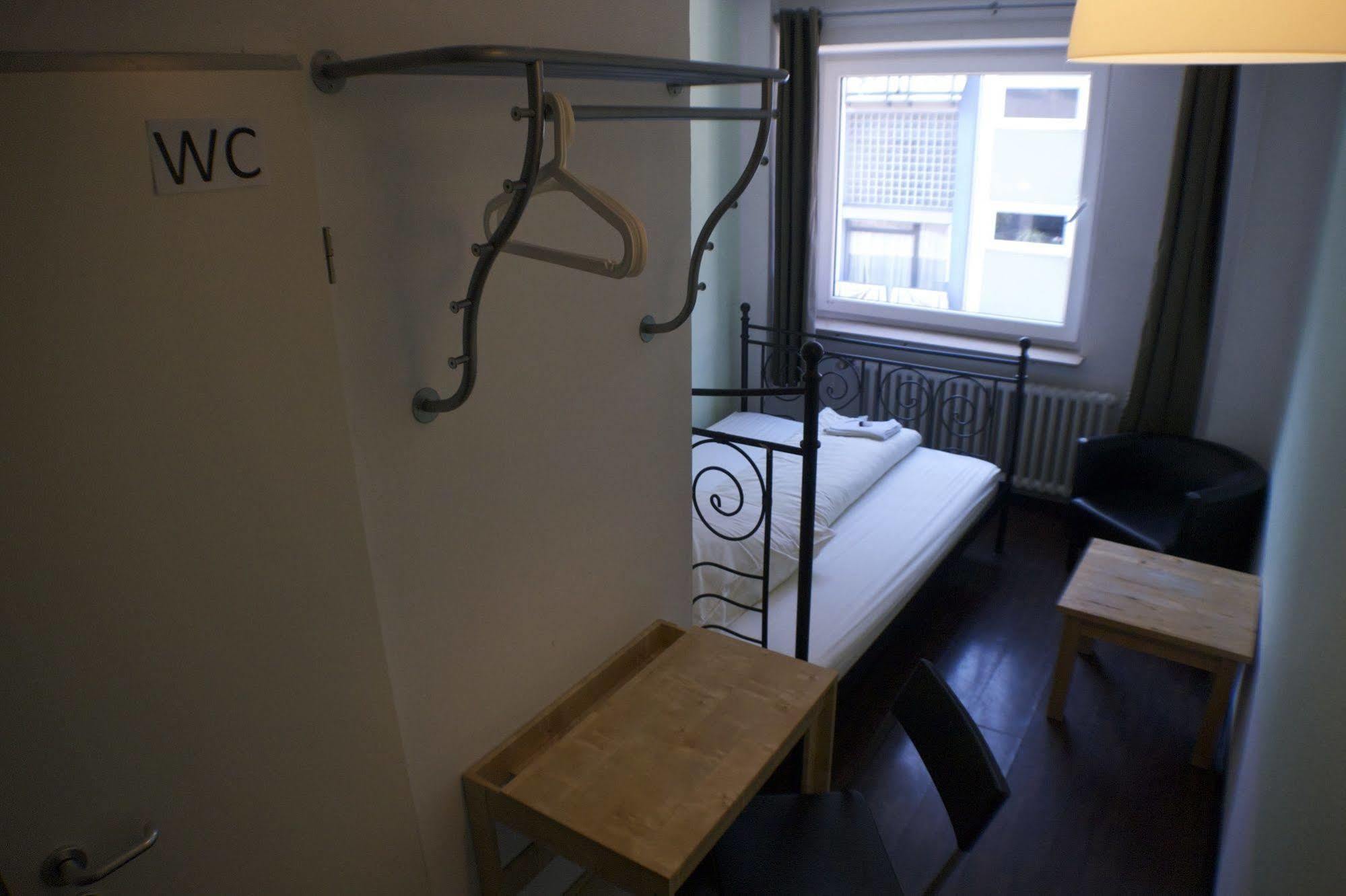 Station - For Backpackers