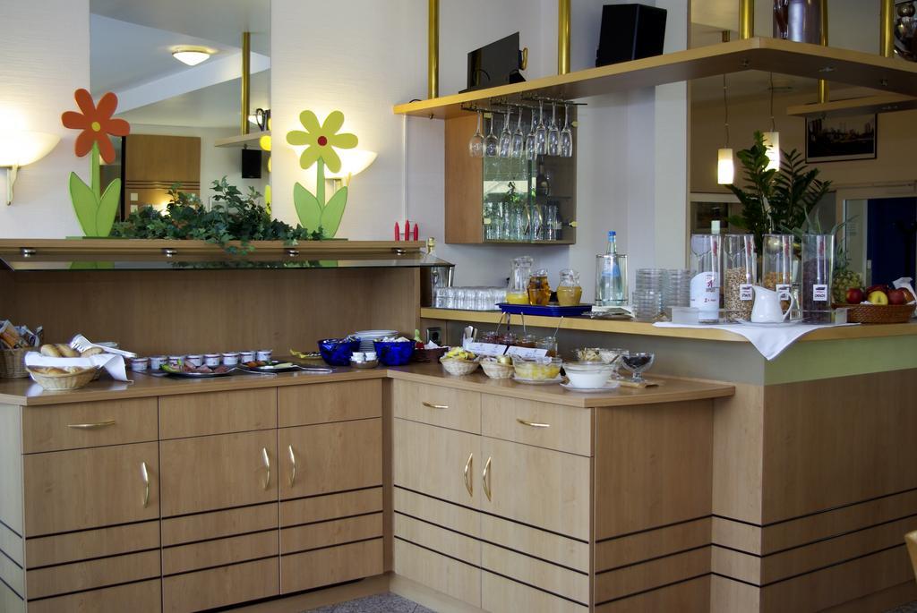 Airport Business Hotel 3*