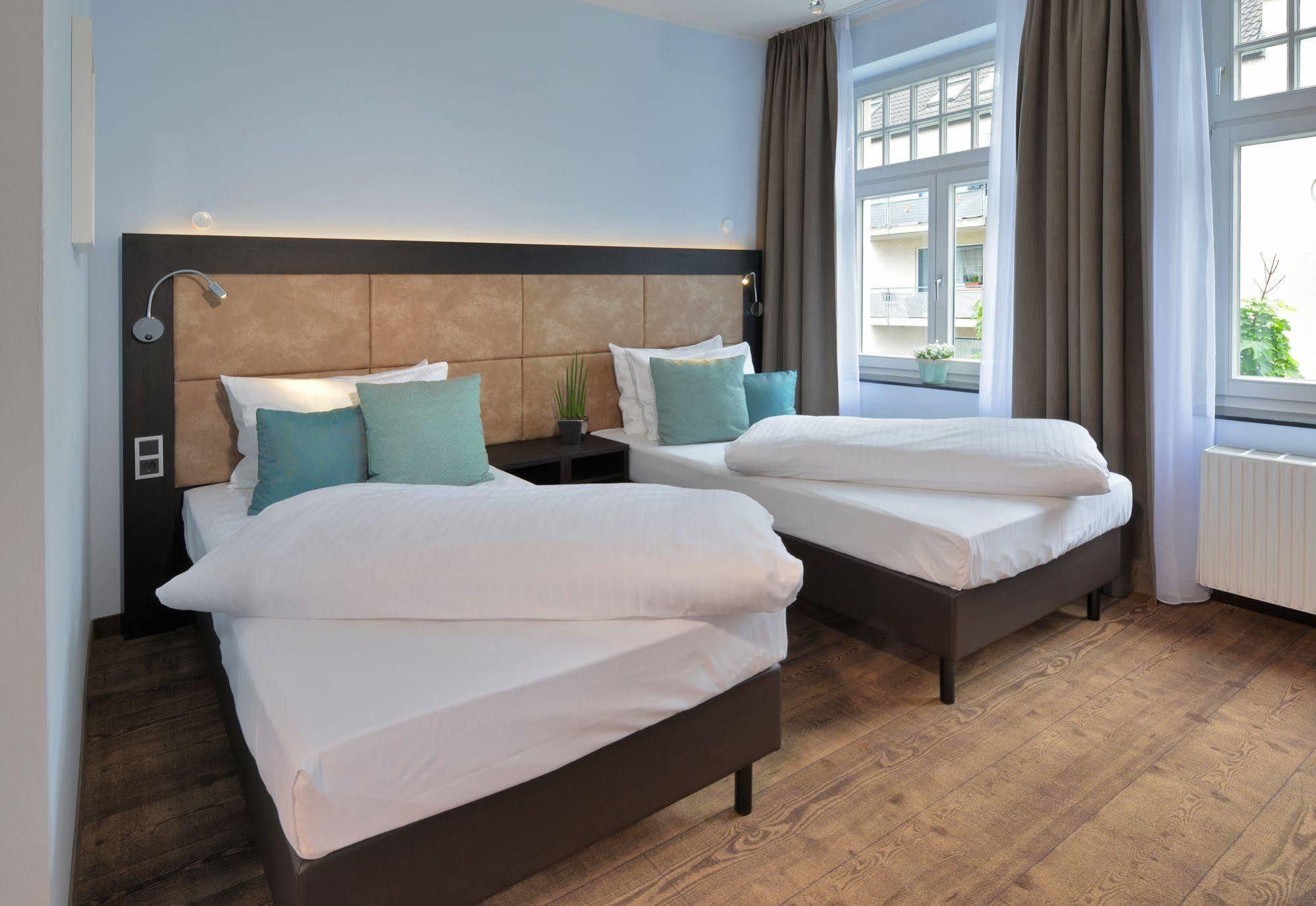 Uhu Gaestehaus Superior Cologne
