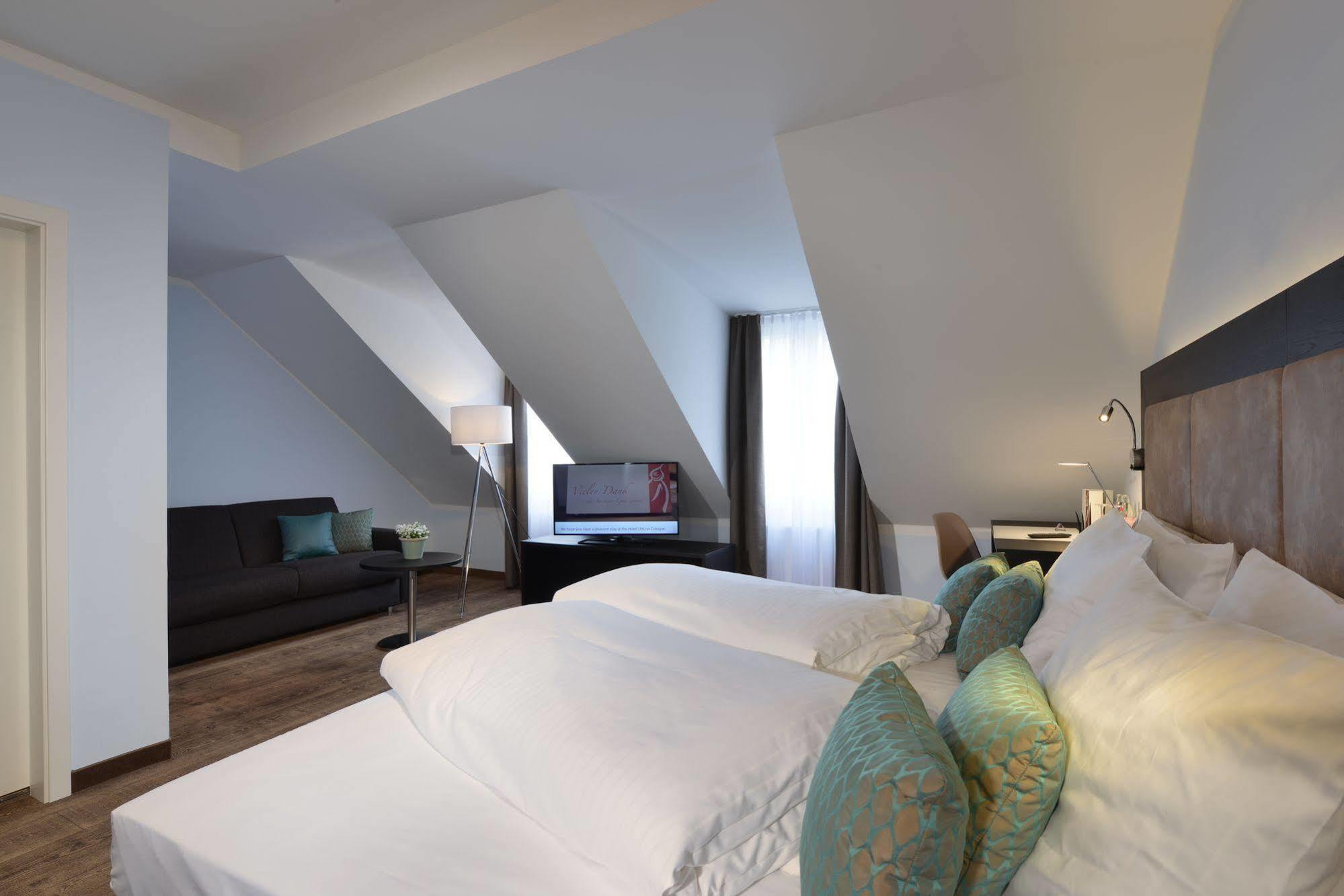 Uhu Gaestehaus Superior Hotel 3*
