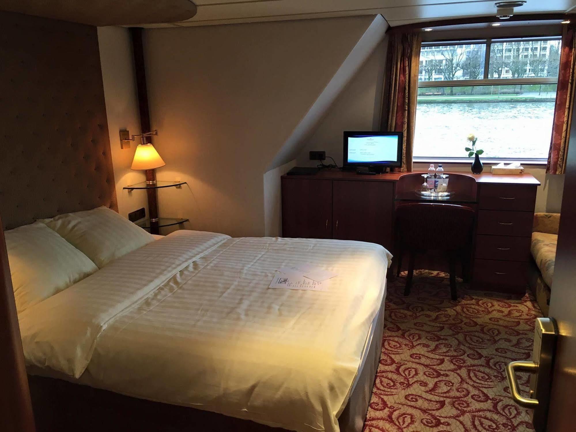 Hotel Knm Ms Switzerland Ii - 3*