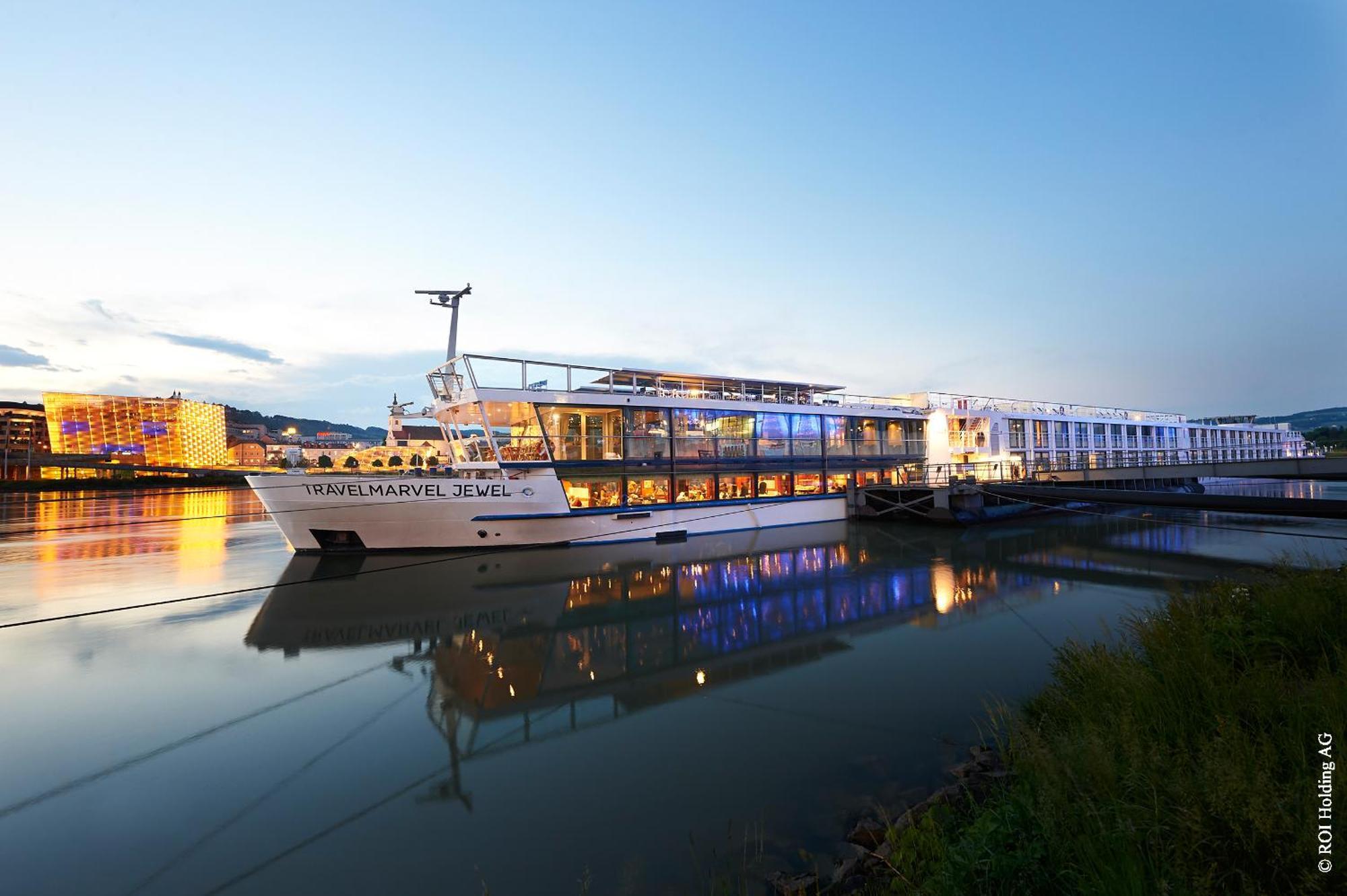 Fairtours Hotelschiff Travel Marvel Jewel***** Botel *