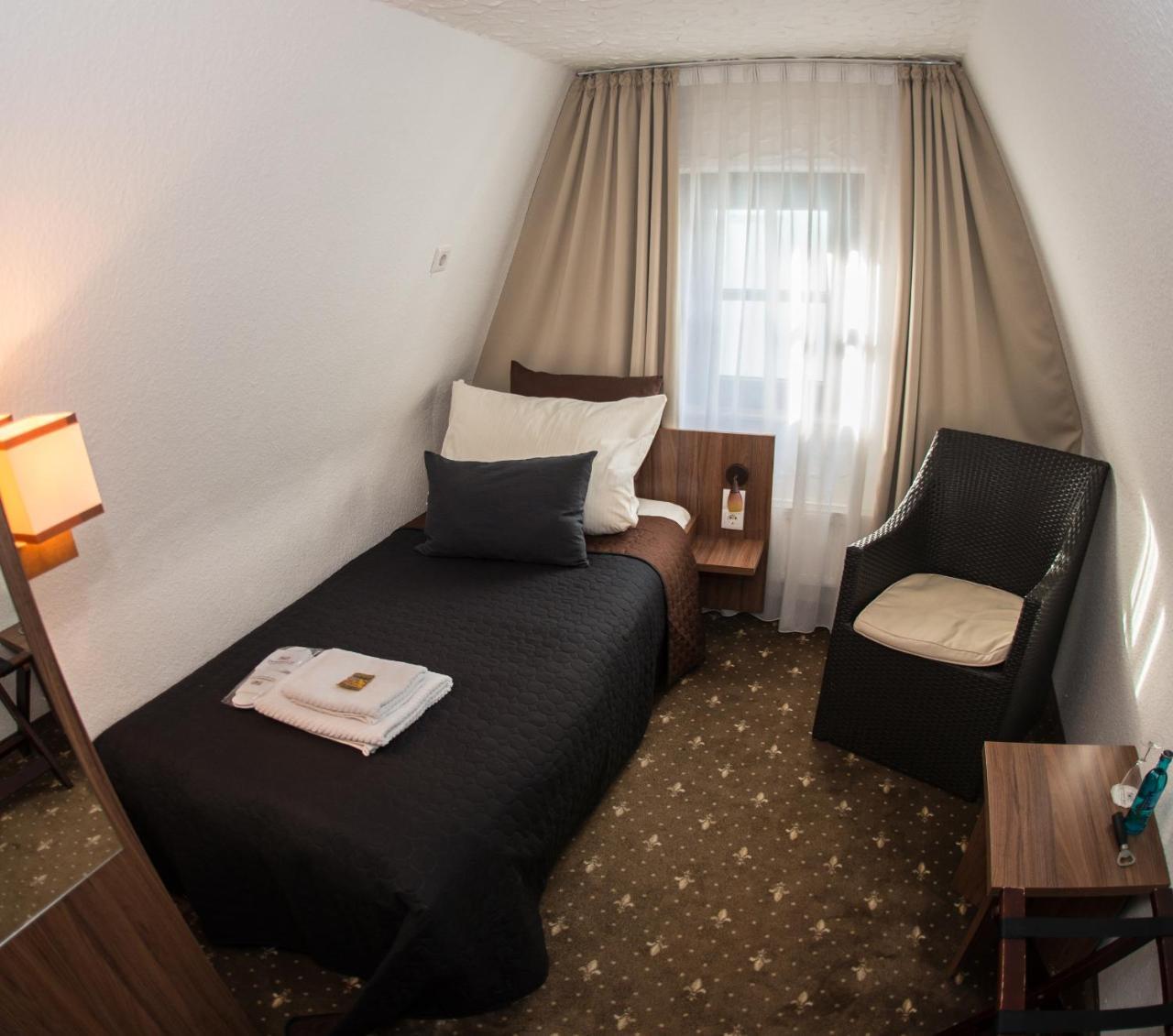 Hotel Und Restaurant Loewenbraeu 3*