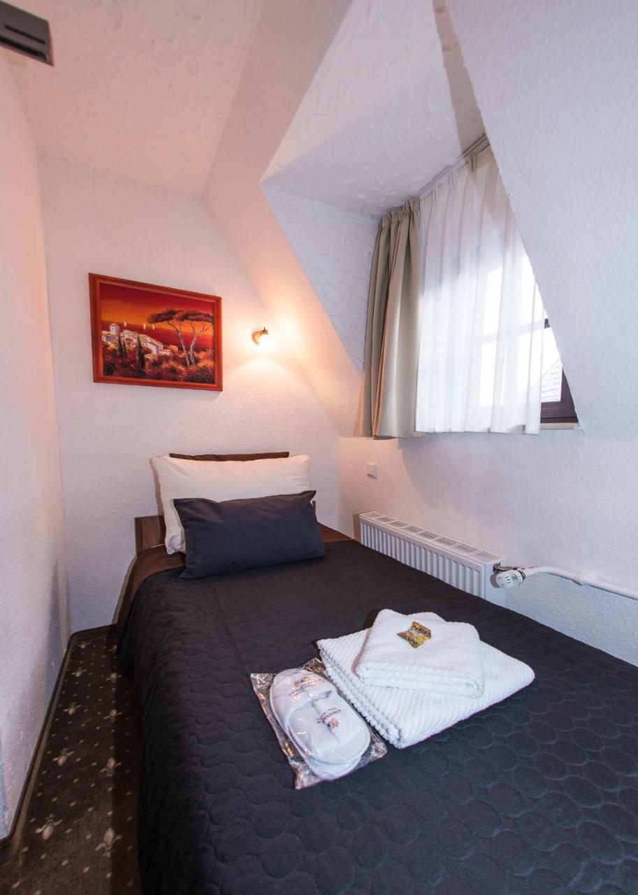 Und Restaurant Loewenbraeu 3*