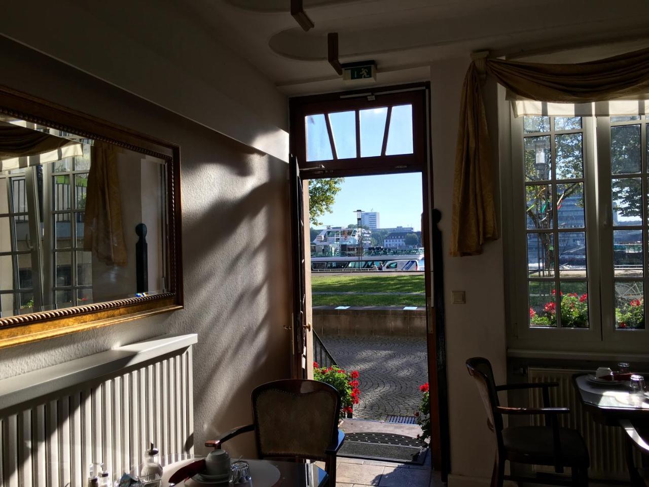 Altstadthotel Hayk Am Rhein