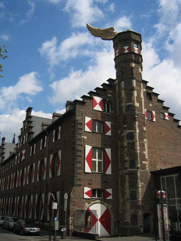 Opera Hotel 3*