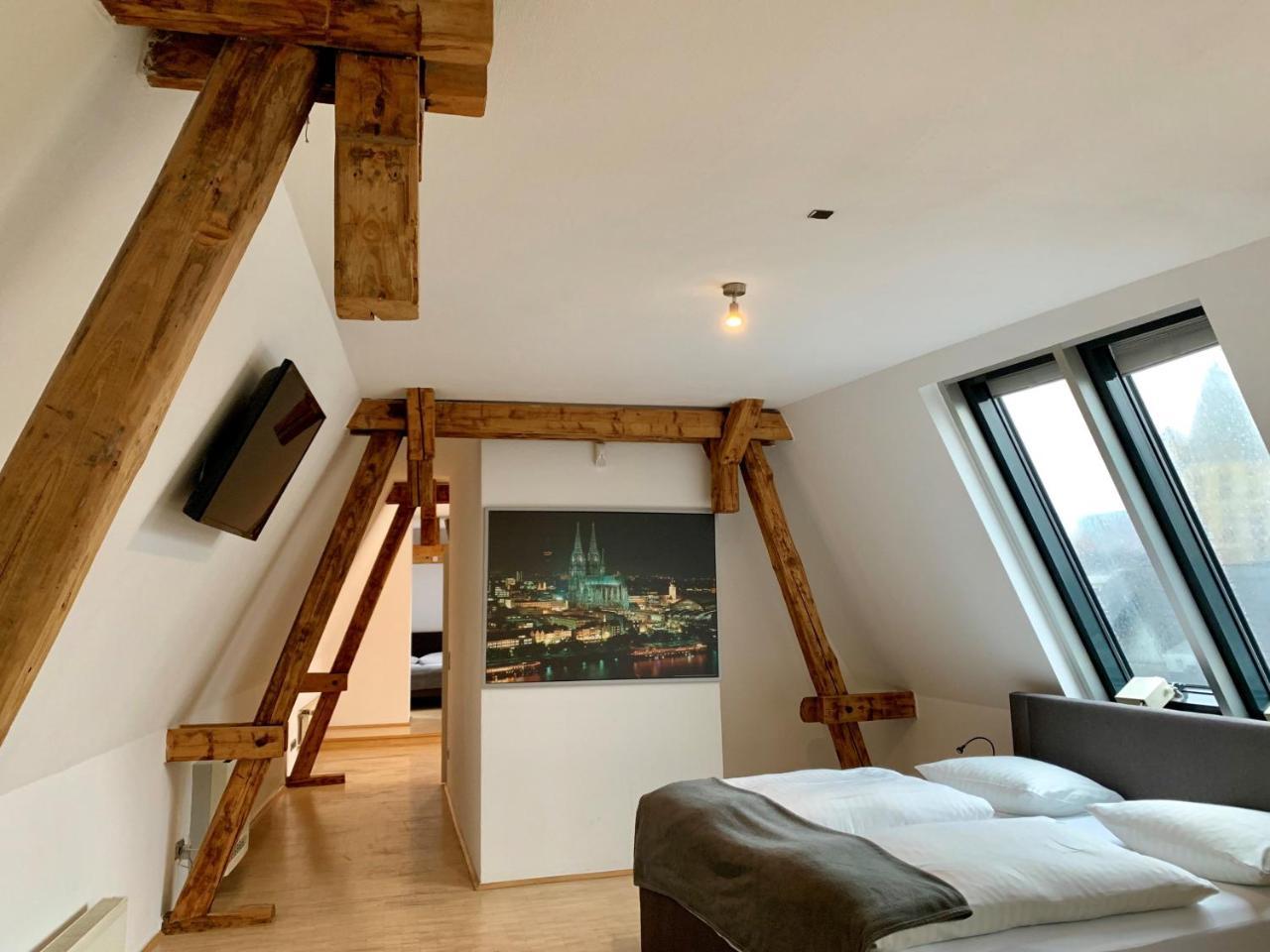 Altstadthotel Hayk Am Rhein Hotel Köln