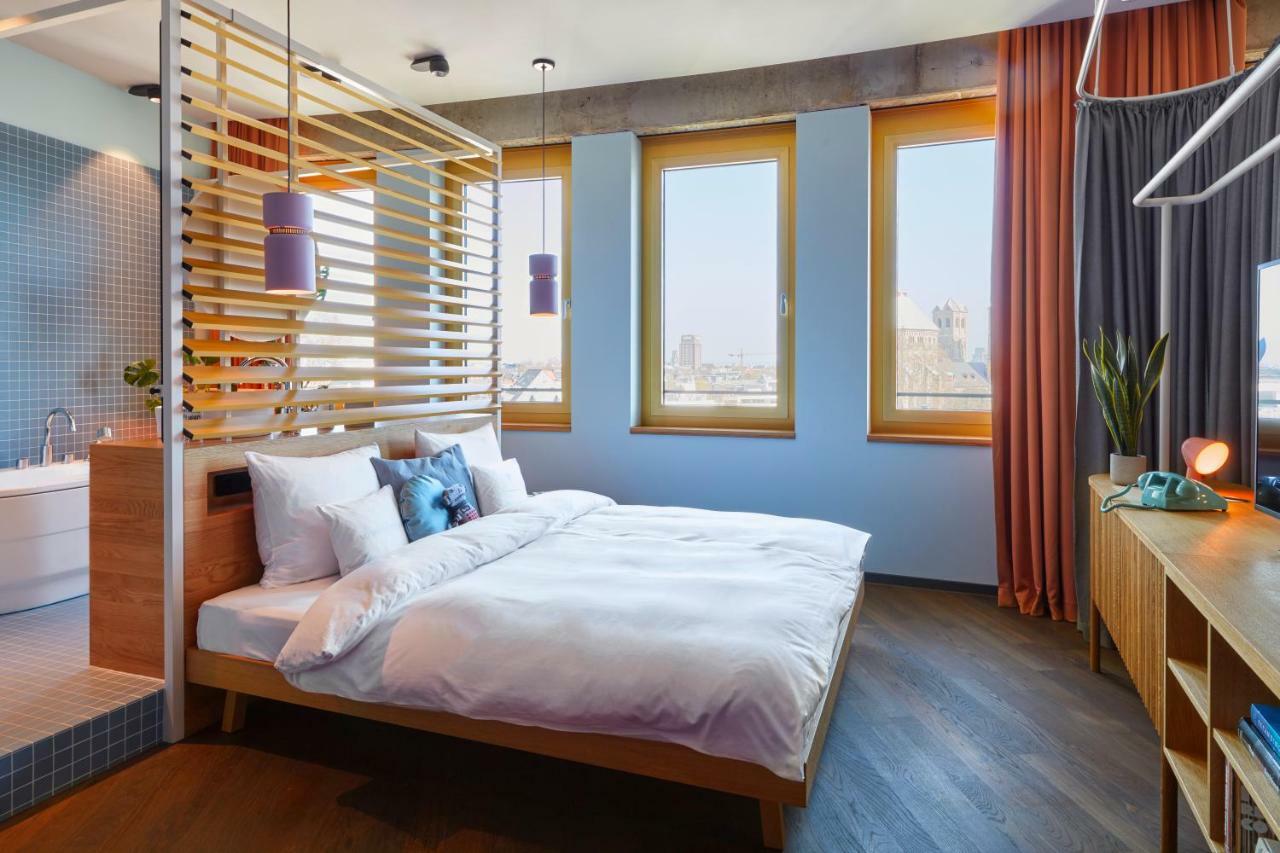Hotel 25hours The Circle 4*
