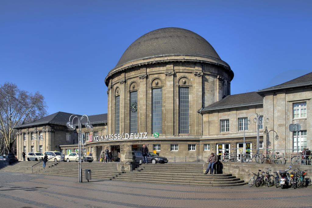 Alt Deutz City-messe-arena Kontaktloser Self Check-in Keulen