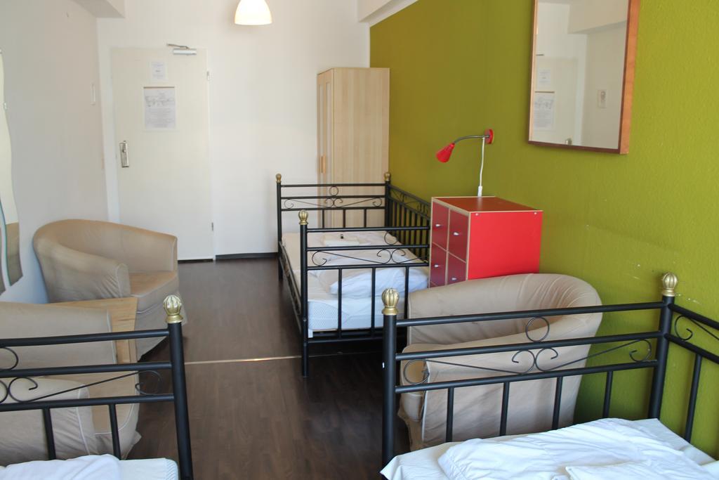 Station - For Backpackers Albergue