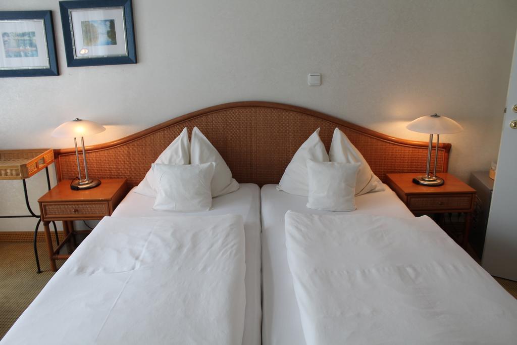 Altera Pars 3* Cologne