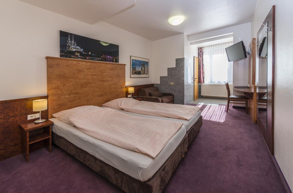 Breslauer Hof Am Dom Hotel 3*