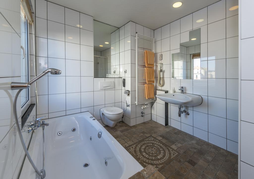 Breslauer Hof Am Dom Hotel 3*