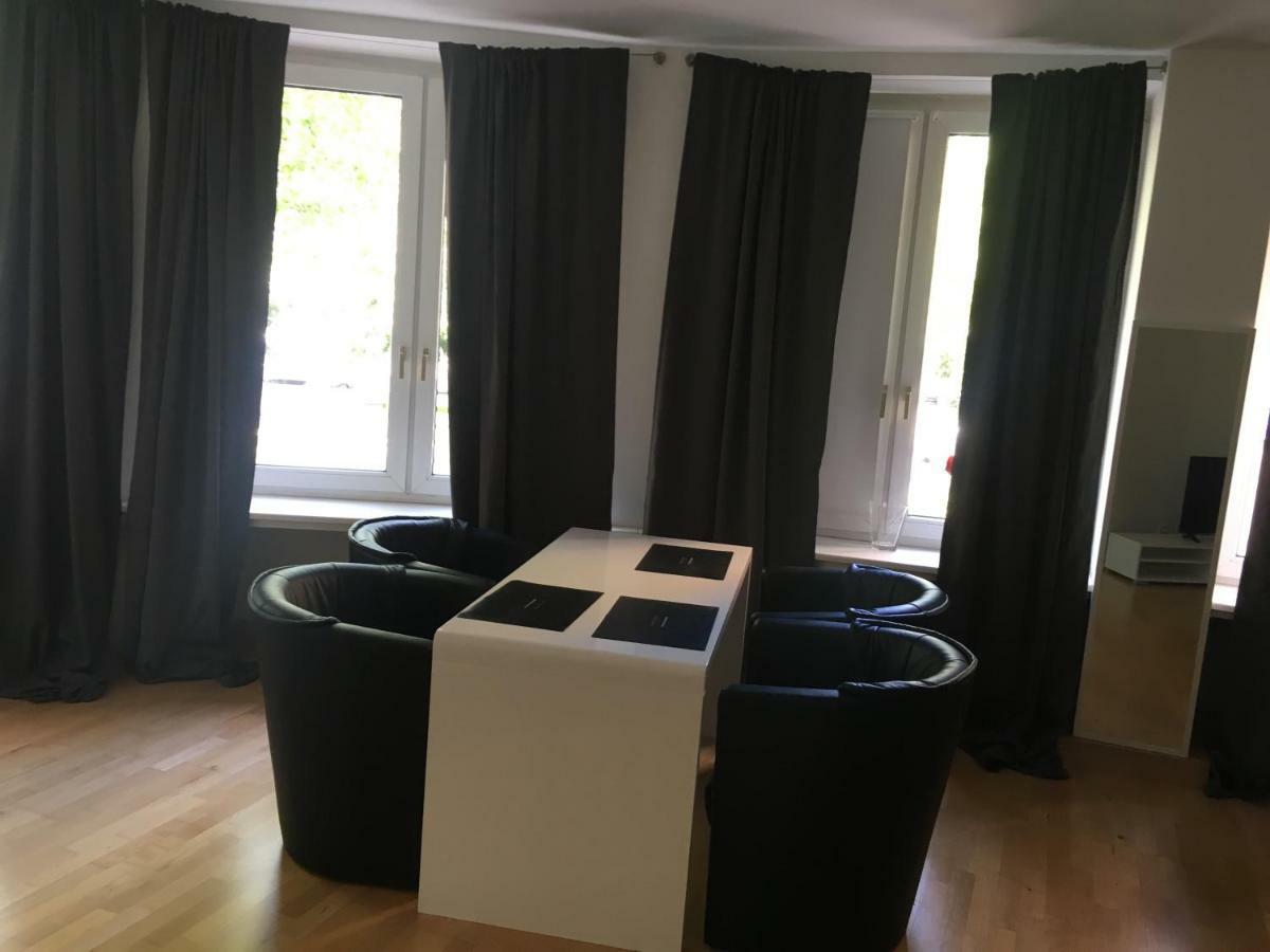 Apartment Dorya Am Ring Cologne