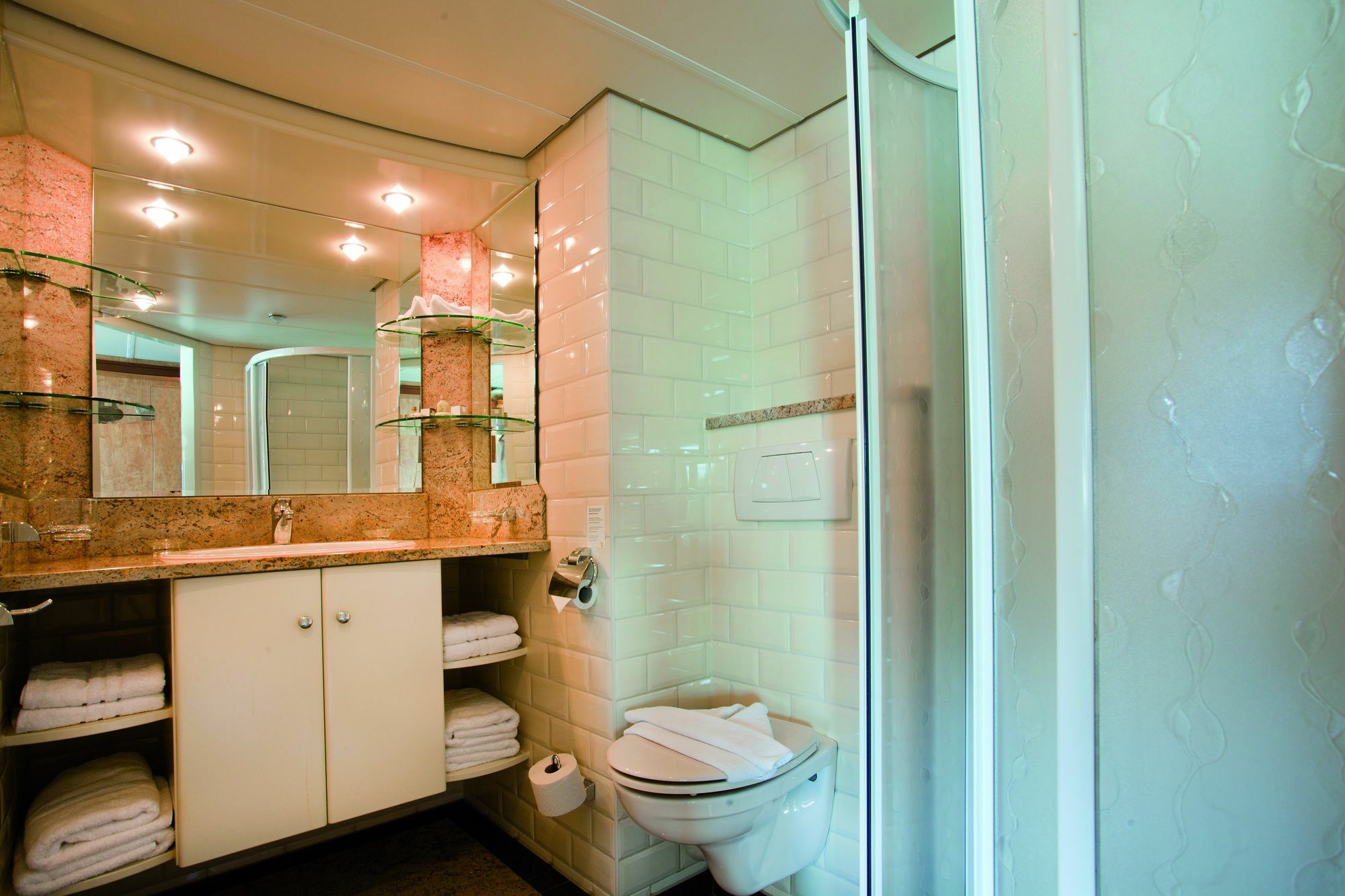Hotel Crossgates Hotelship 3 Star - Messe - 3*