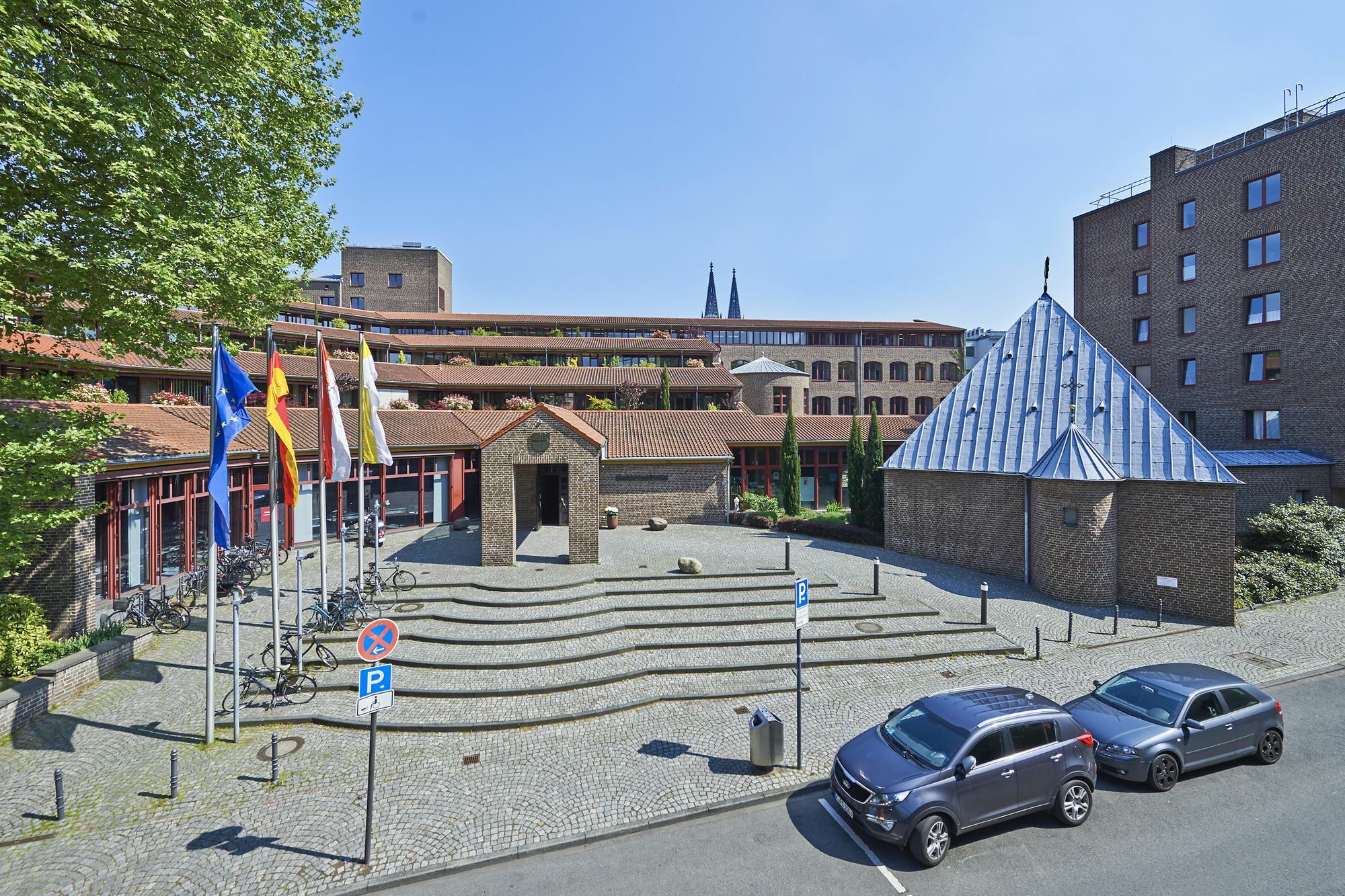 Maternushaus 4*
