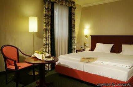The Ascot Hotel