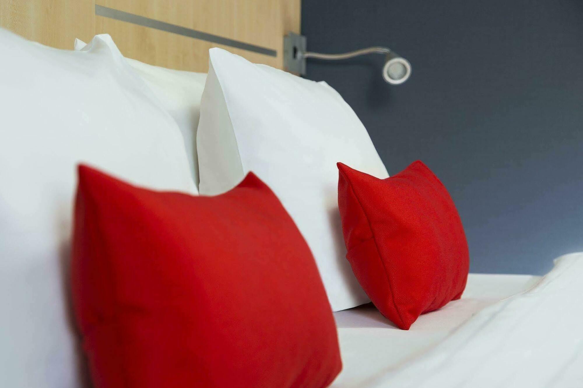 Hotel Express Mülheim, An Ihg 3*