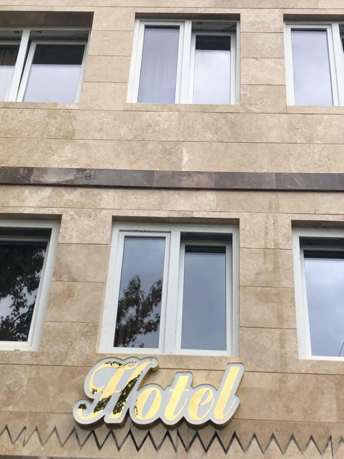 Moji Hotel