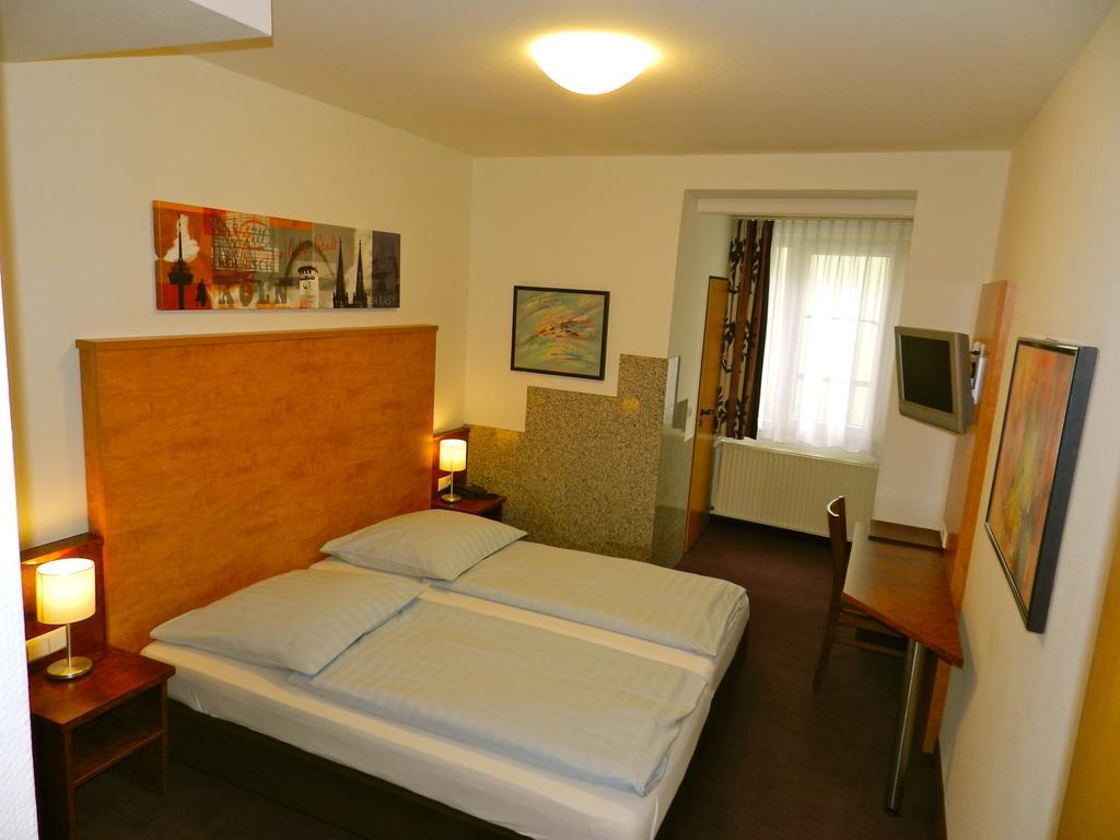 Breslauer Hof Am Dom Hotel 3*
