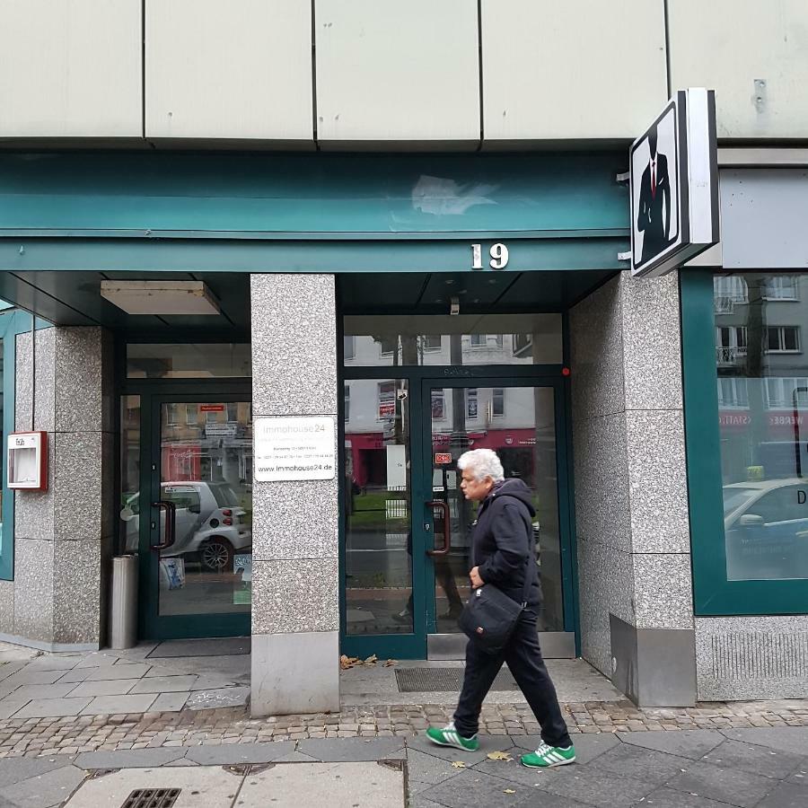 *** Comfortable 30m2 Studio Hansaring 19 *** Mediapark / Messe / Dom * Cologne