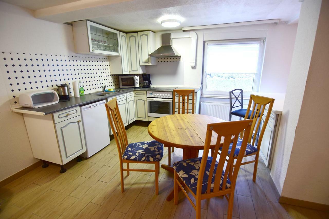 Apartament Ferienwohnung Mit Garten Und Pool *