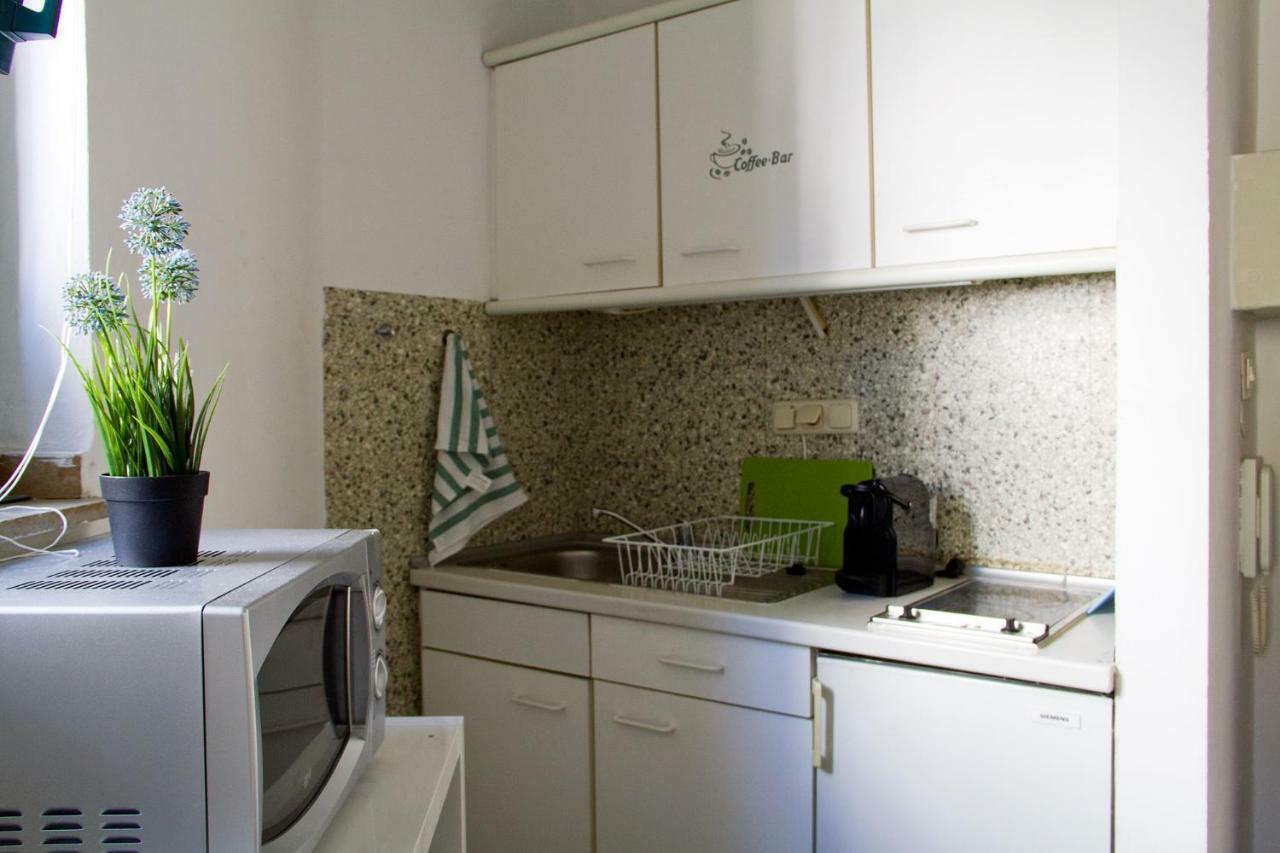 **** Comfortable Studio **** Hansaring 19, Mediapark, Messe, Dom Apartment Cologne