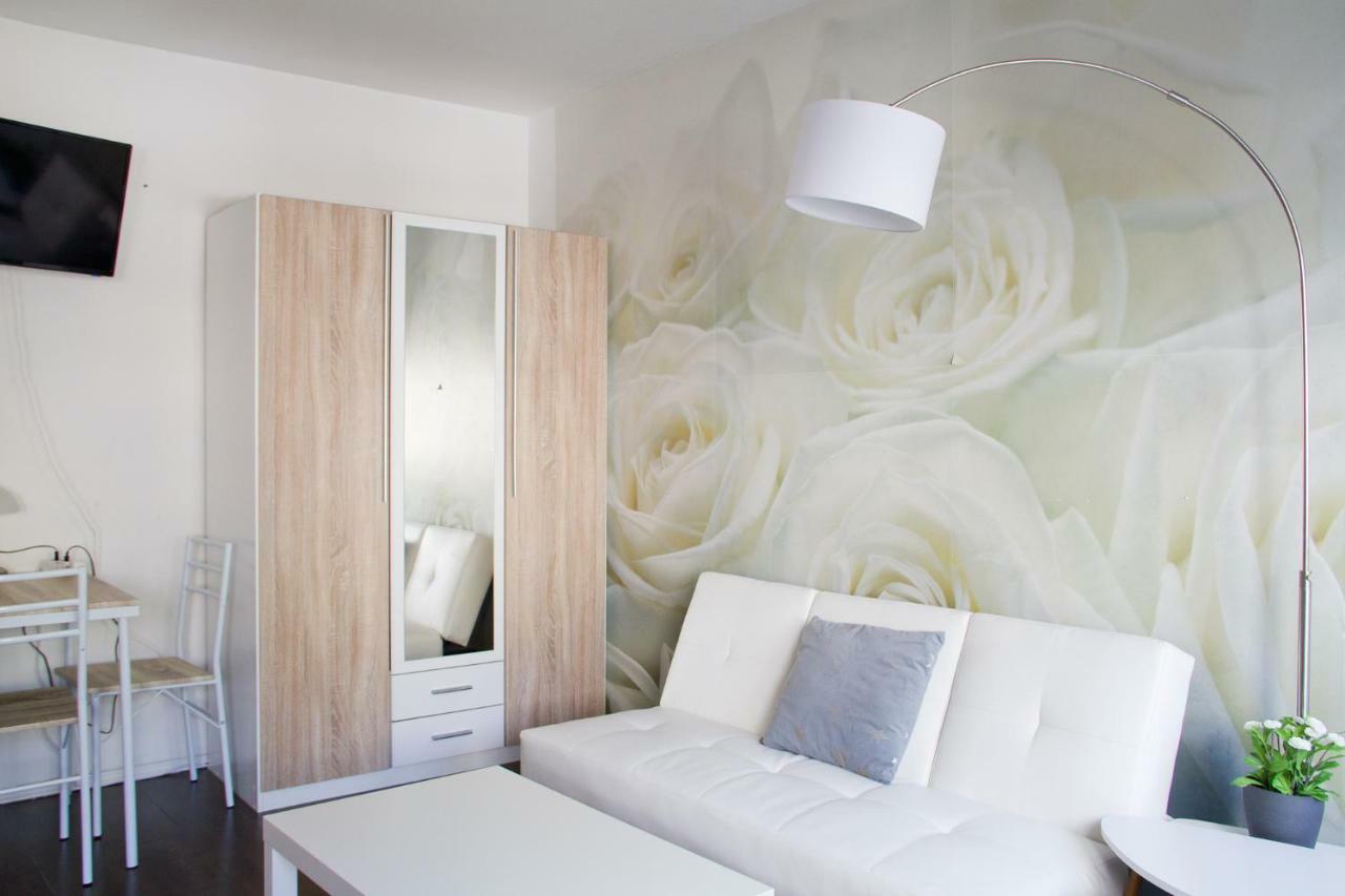Apartment **** Comfortable Studio **** Hansaring 19, Mediapark, Messe, Dom Cologne