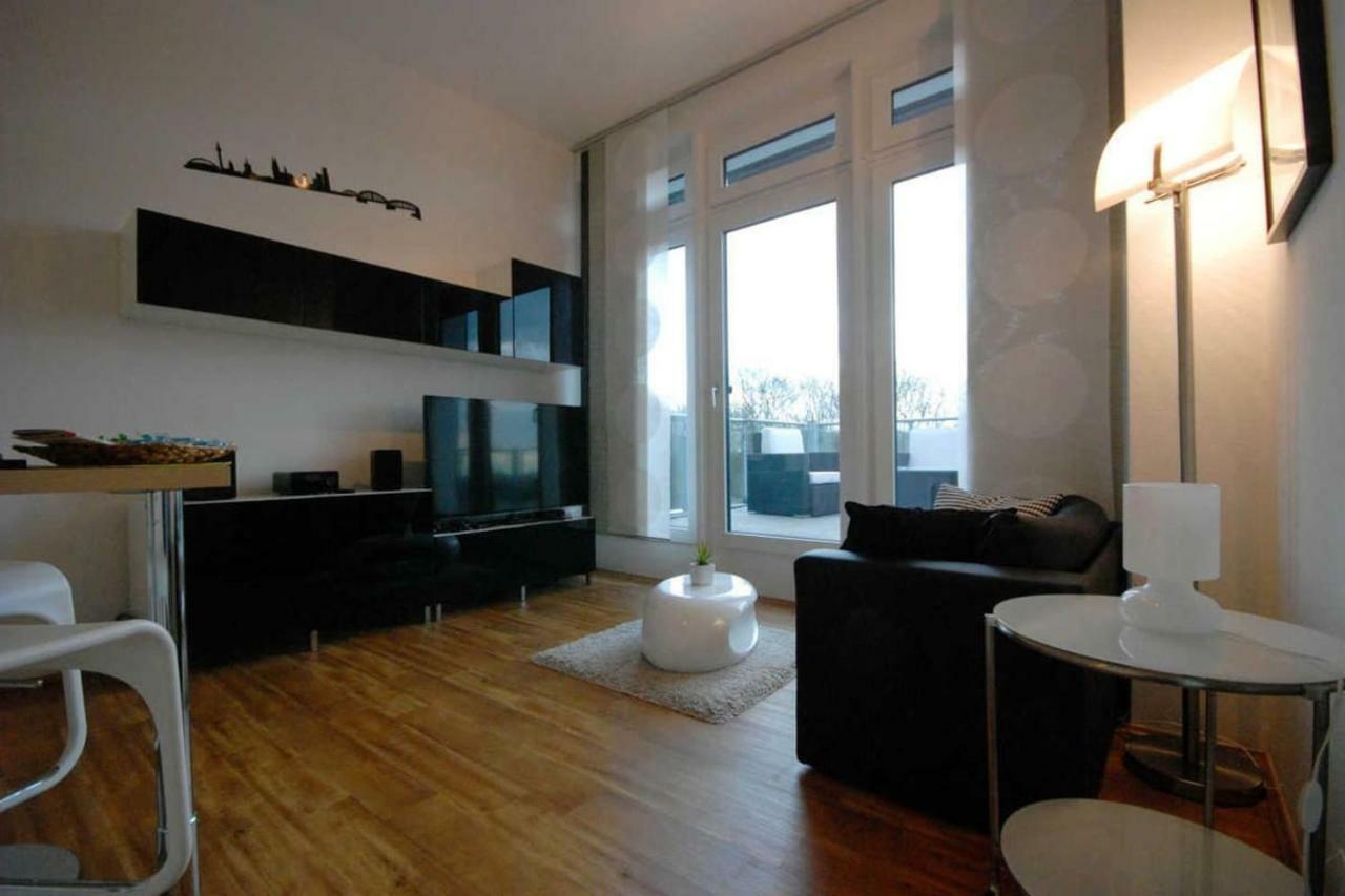 Exklusives Penthouse! Mit Wlan, Tiefgarage, 2 Fernseher Etc. Apartment