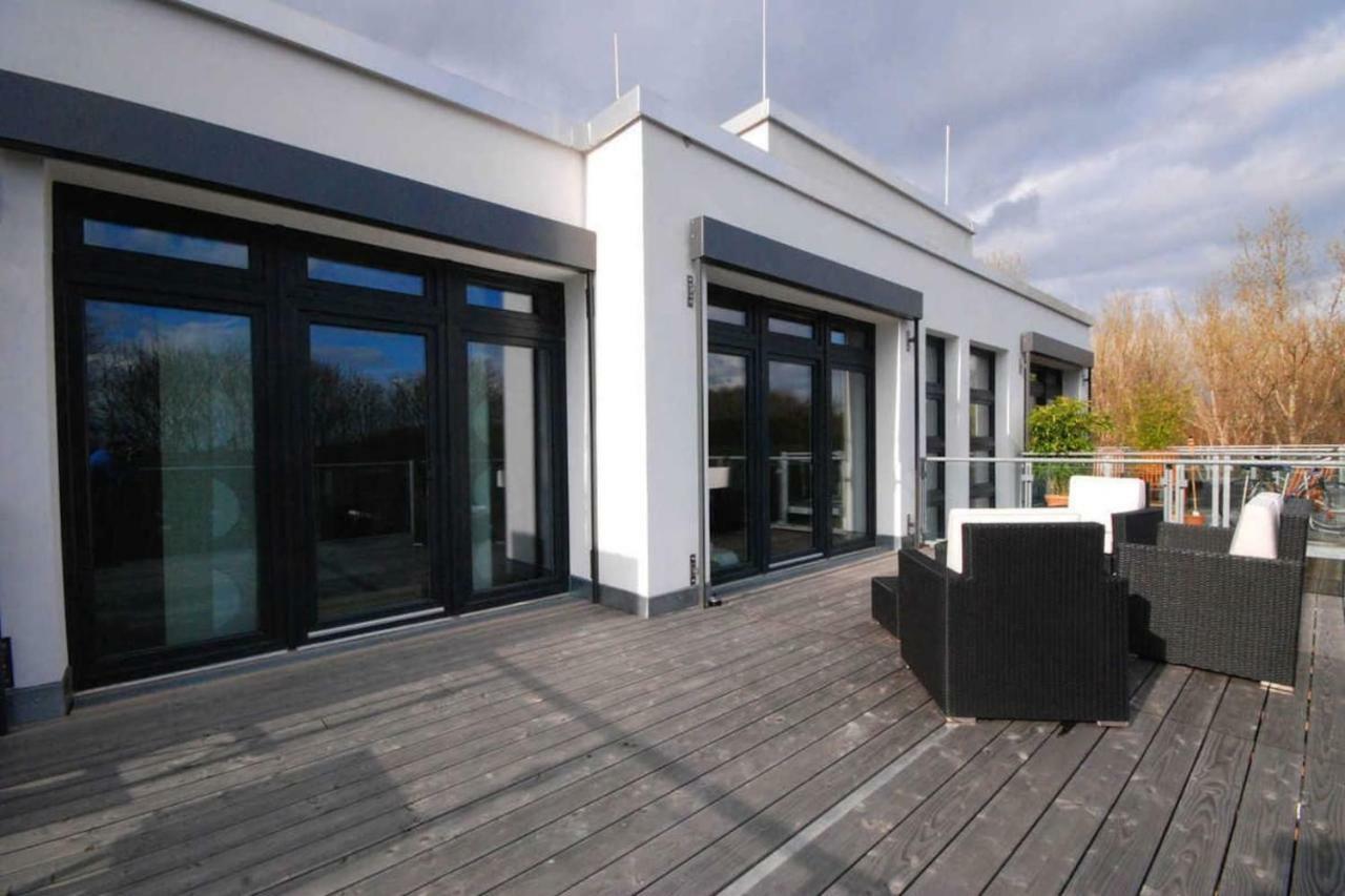Exklusives Penthouse! Mit Wlan, Tiefgarage, 2 Fernseher Etc. * Cologne