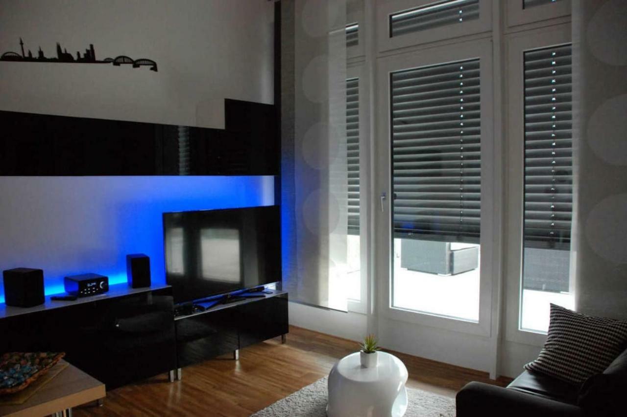 Exklusives Penthouse! Mit Wlan, Tiefgarage, 2 Fernseher Etc. Apartment Cologne