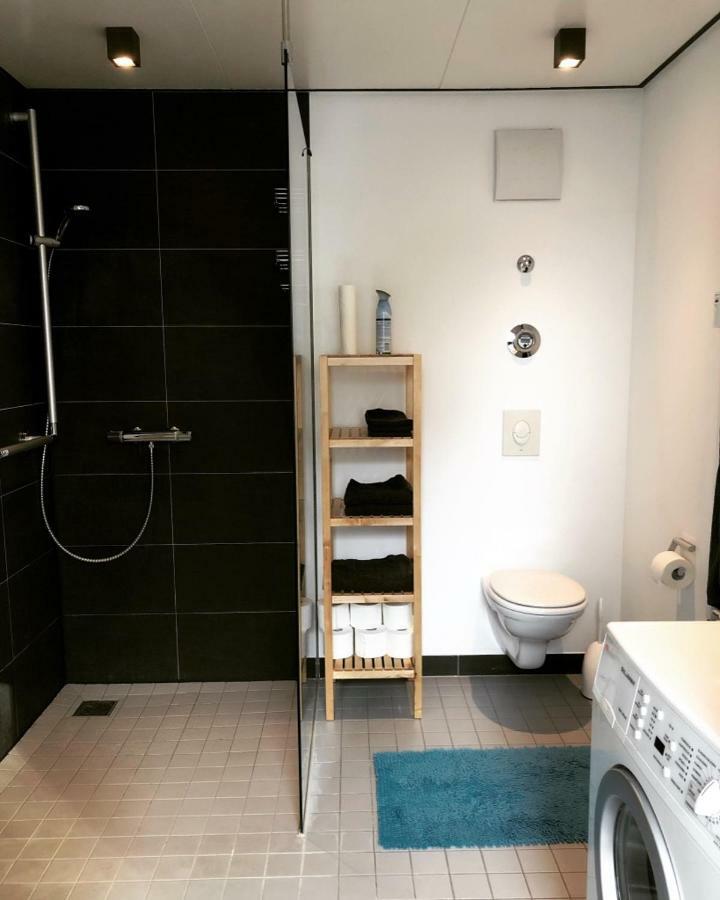 Modern And Bright In Top Location Apartment *