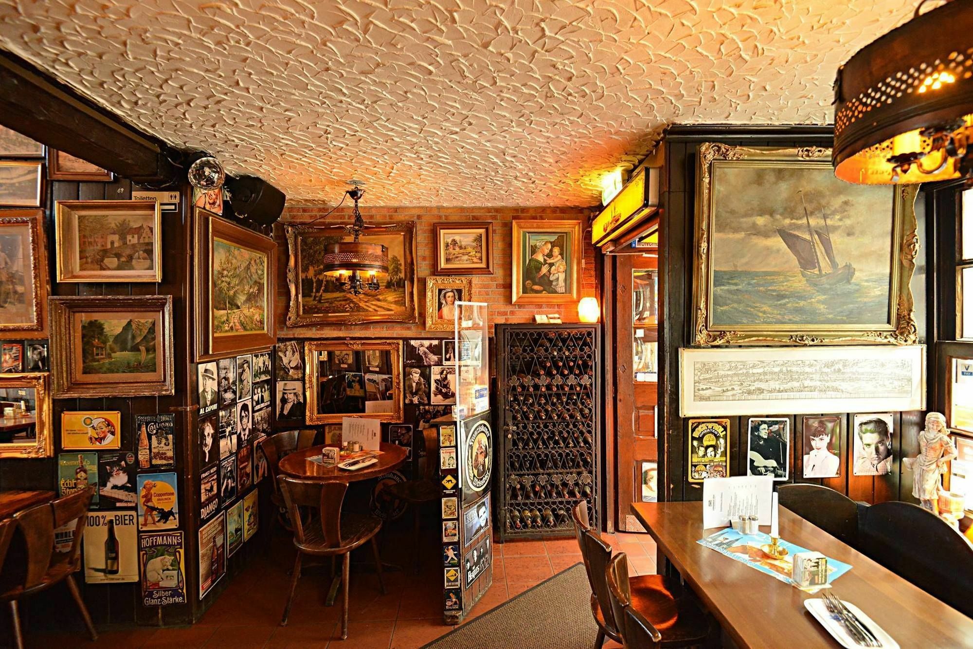 Und Restaurant Loewenbraeu Cologne