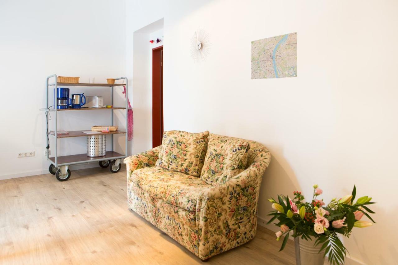 Apartment 82 Vietorstrasse *