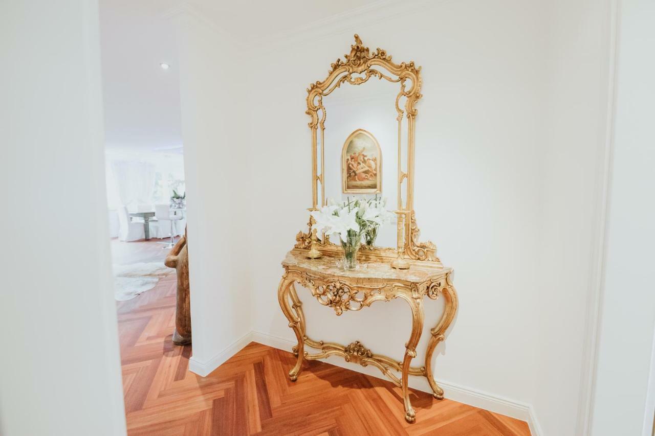 Luxury & Penthouse Apartment *