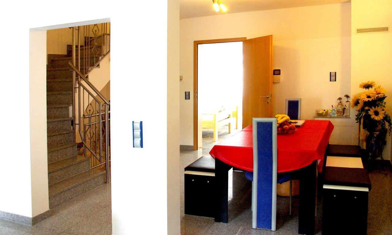 Homestay Zimmervermietung Roy Cologne