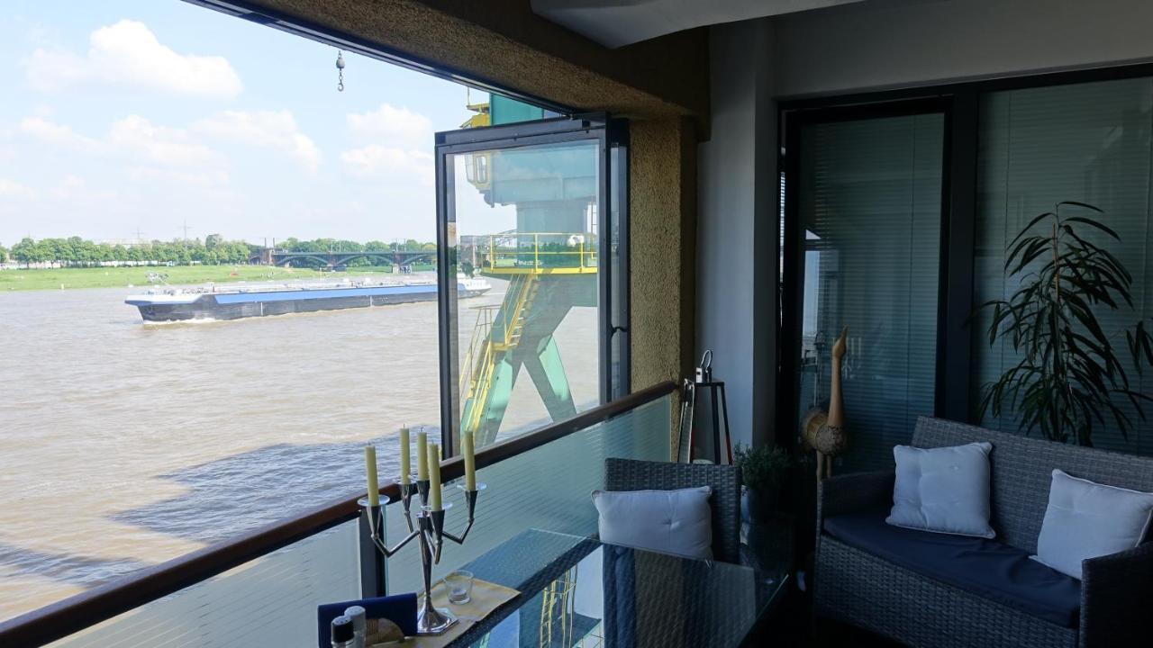Großzügiges Mit Badezimmer In Rheinwohnung *