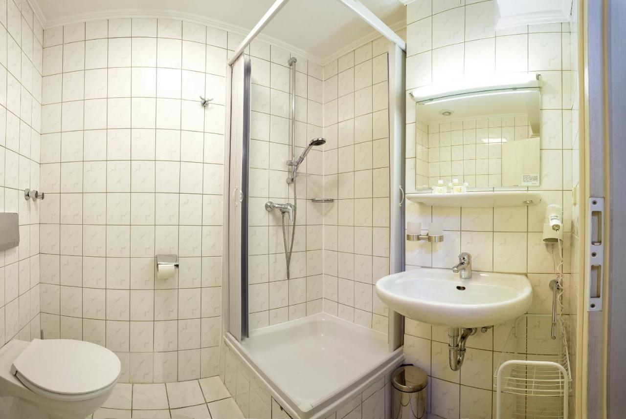 Hotel Buergerhof 3*