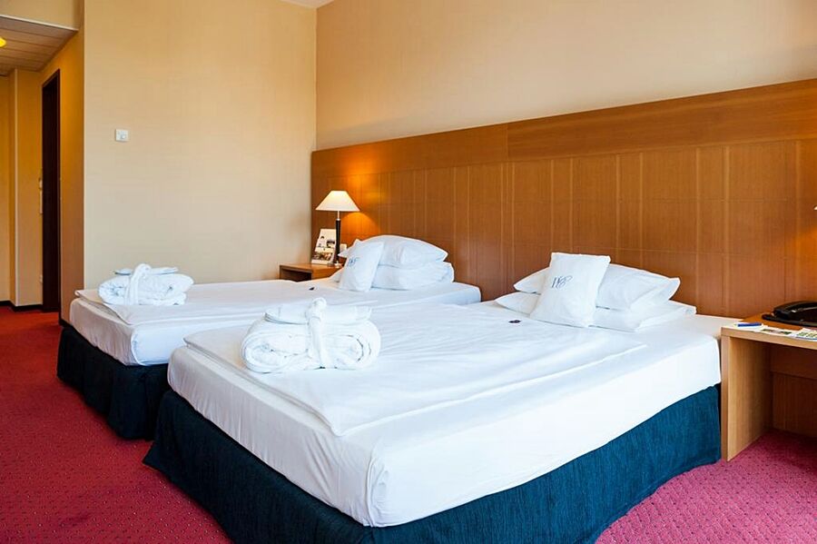 Plaza Premium 4* Kolonia