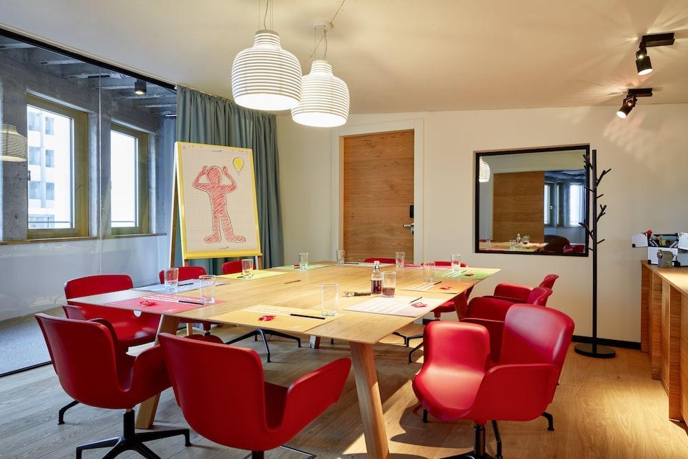 25hours The Circle Hotel