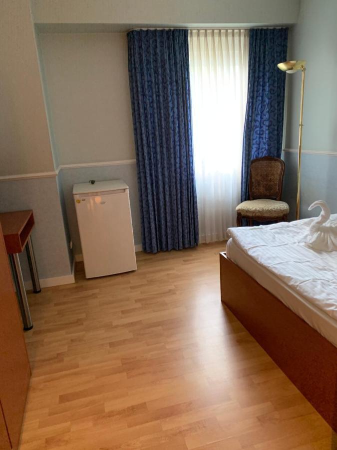 Guest house A 57 Longerich 10 Min Zum Zentrum Cologne